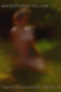HypnoticPoison24 Macon Missouri